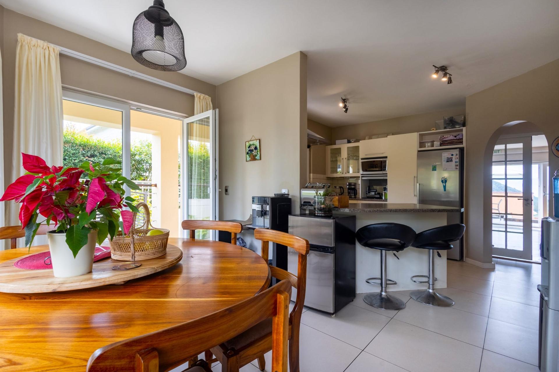 Boutique Coastal Guesthouse Investment Opportunity — photograph 4