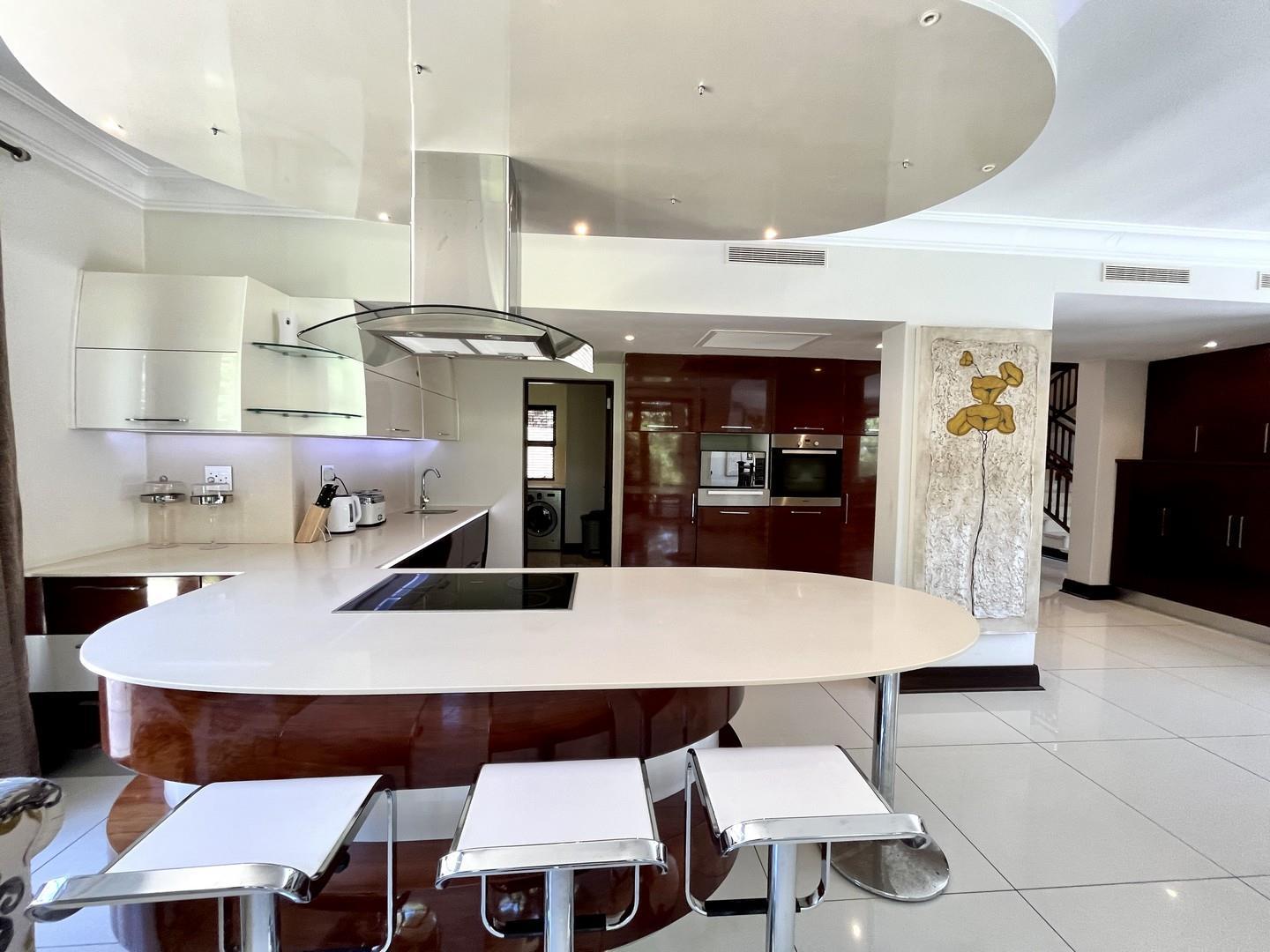 Stunning family home in Zimbali — photograph 5