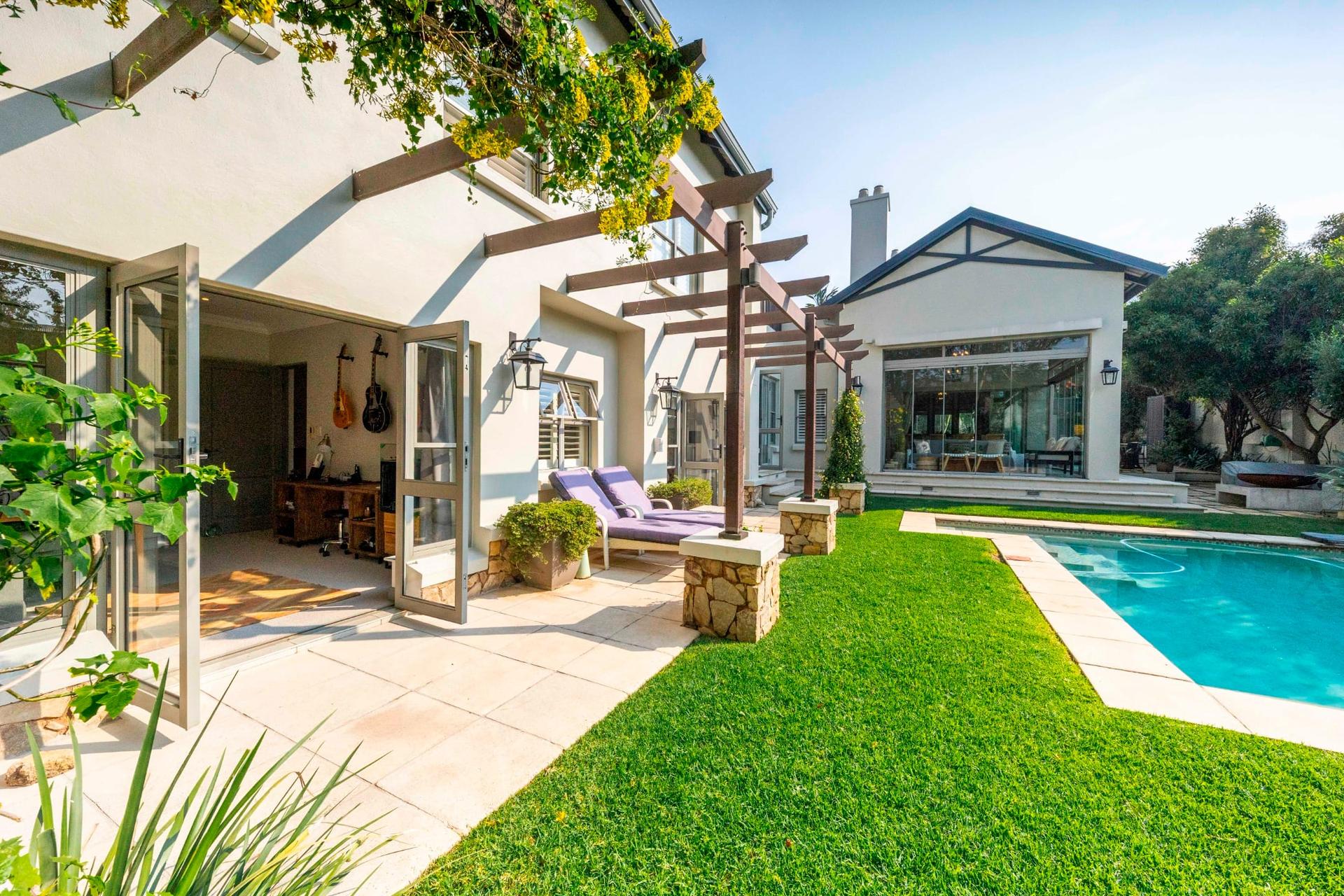 Contemporary Off-Grid Estate Masterpiece — photograph 3