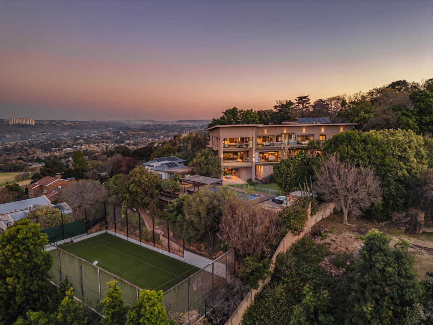 Elevated Living Meets Stunning Horizons — photograph 2
