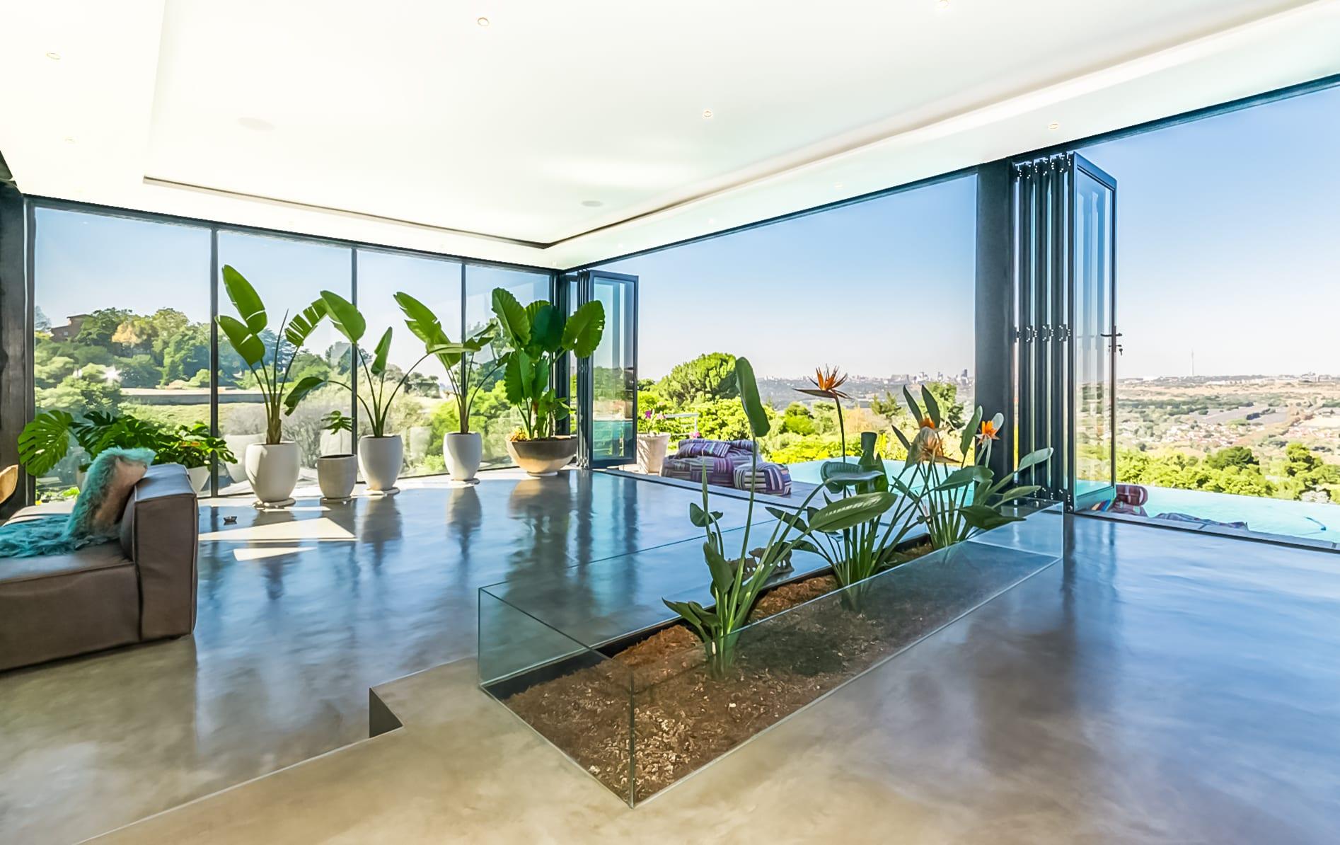 Three-Storey Architectural Masterpiece with Infinity Pool and Rooftop Terraces — photograph 5