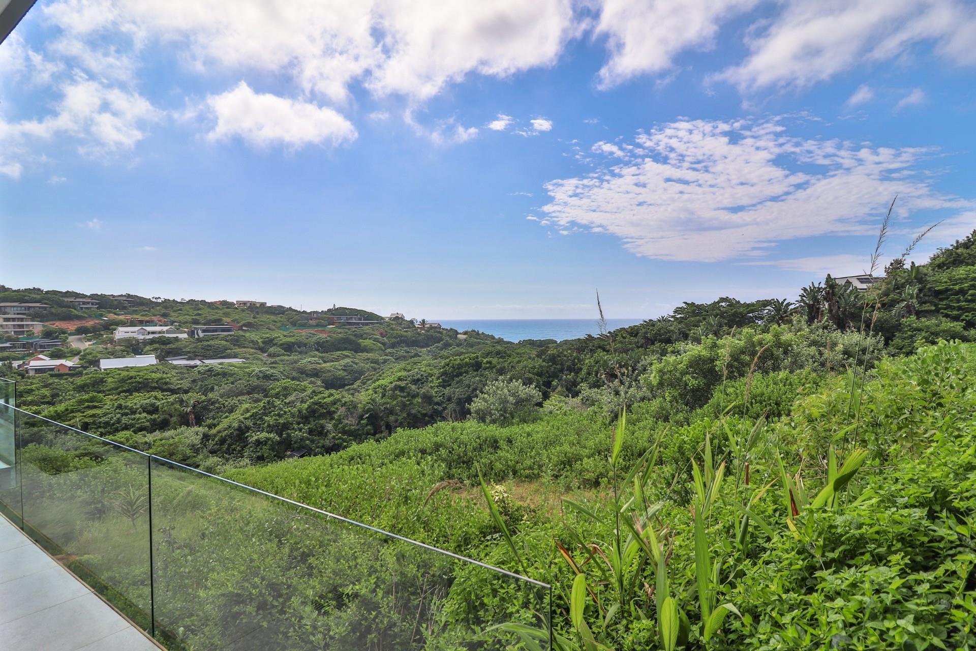 A Breathtaking 5-Bedroom Retreat in Zululami Estate — photograph 2