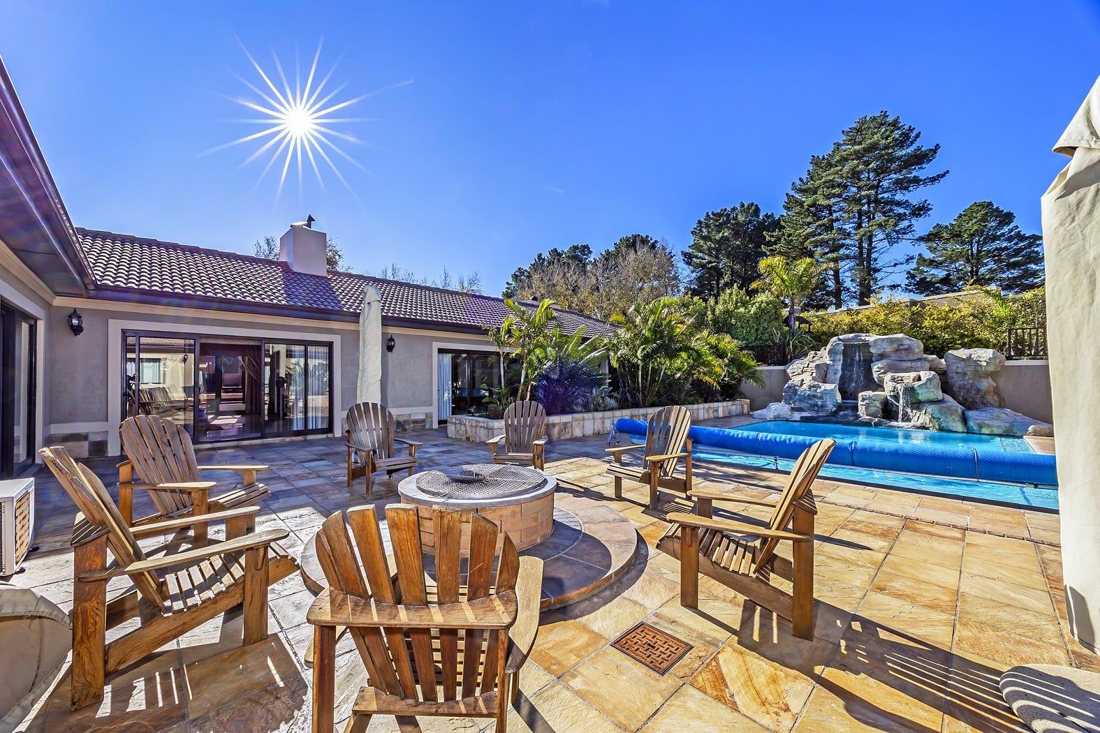 EXCEPTIONAL HOME OF TRUE DISTINCTION ON A 3000sqm ERF — photograph 4