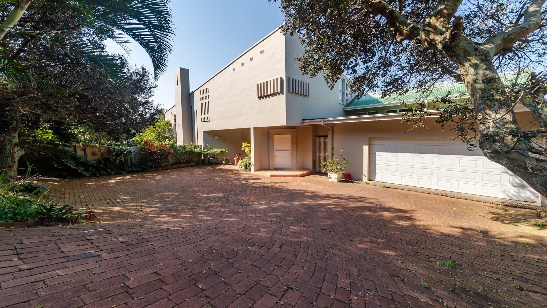 A Rare Beachfront Opportunity — photograph 2
