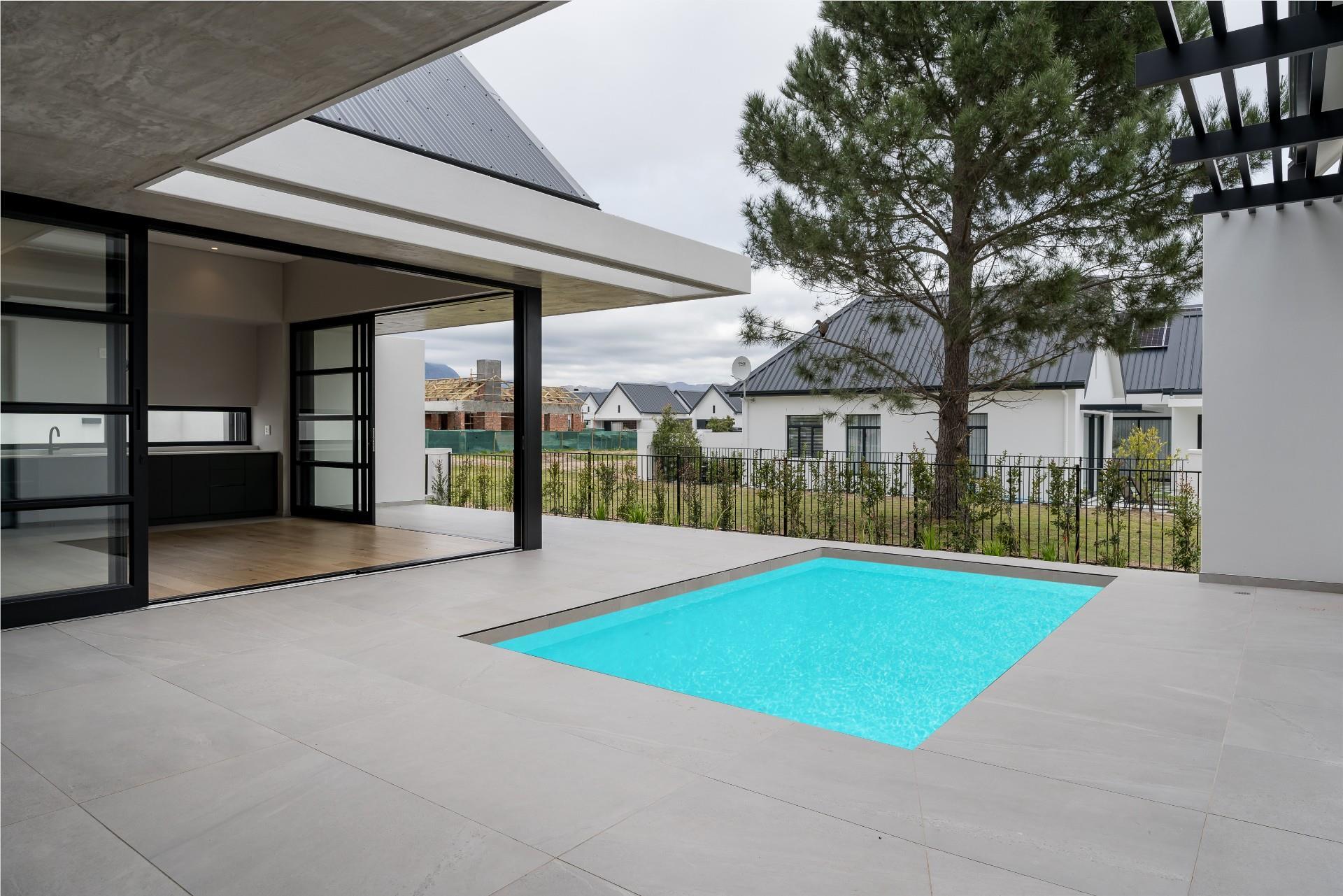Louis Phillips-Designed Contemporary Masterpiece — photograph 4