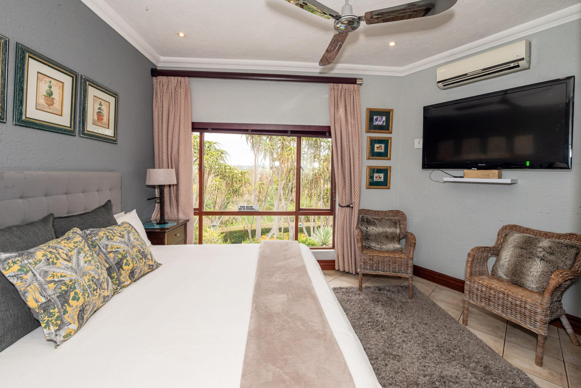 Magnificent 6-bedroom Home in Secure Estate — photograph 5