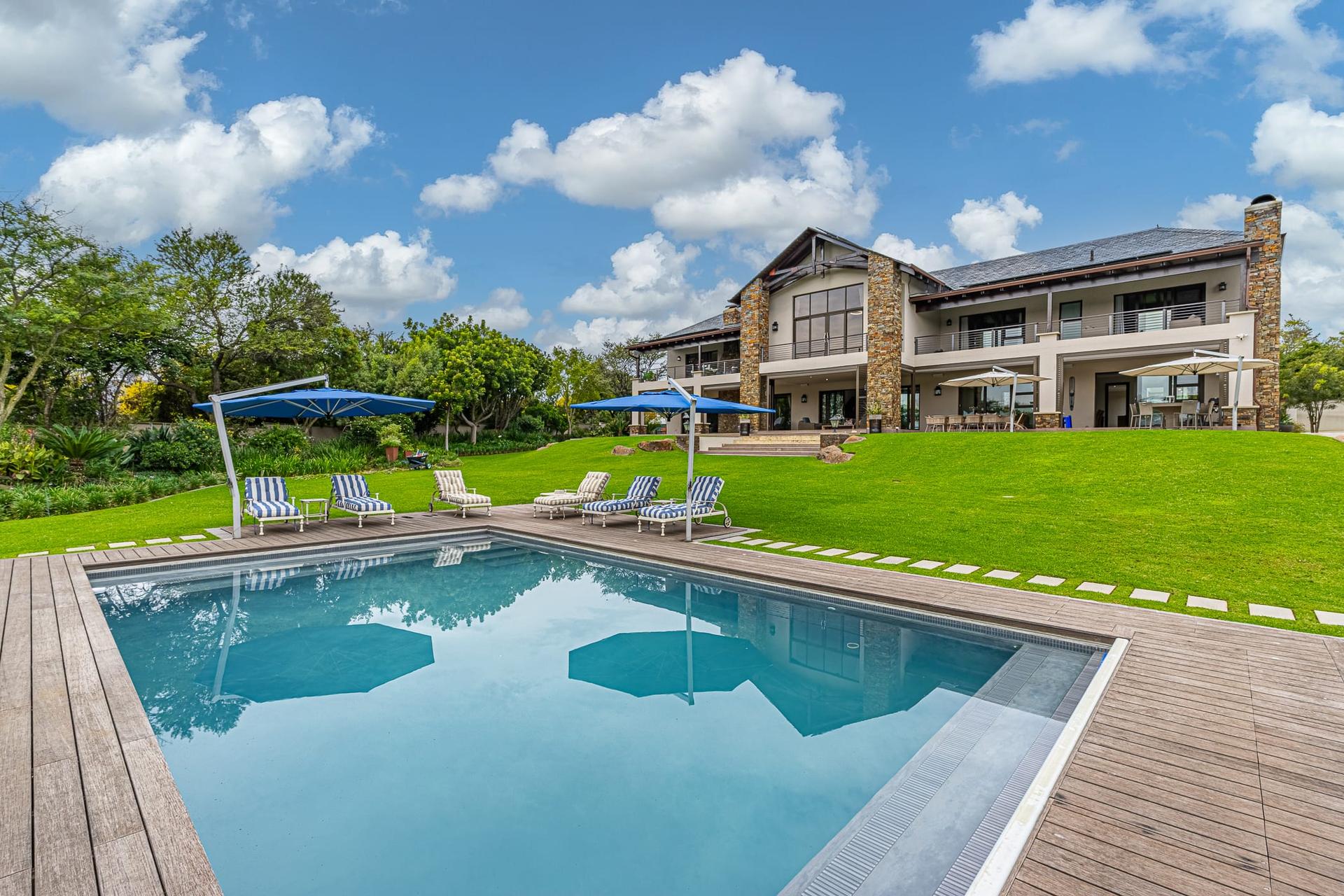 Resort-Style Entertainer’s Residence with Guest Cottage