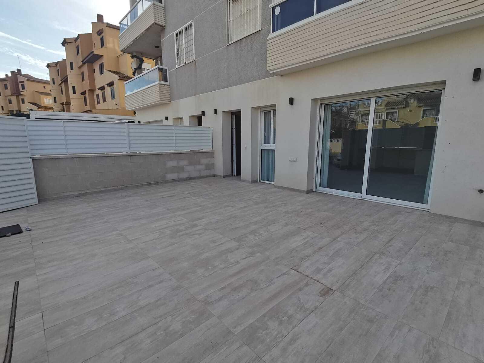 Apartments in Torrevieja Centro, Torrevieja (ALC-01220) — photograph 2