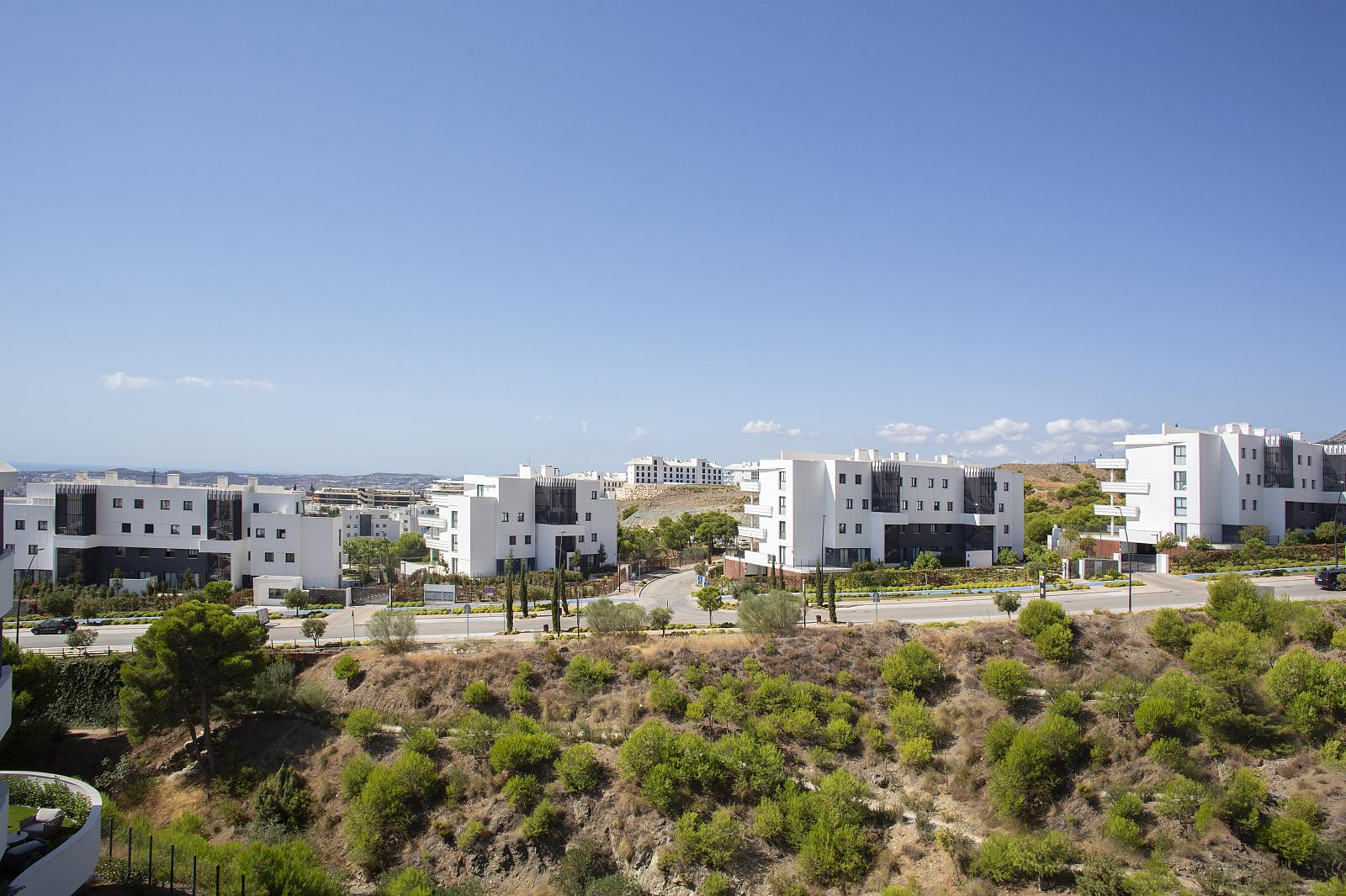 Apartments in El Higuerón, Fuengirola (AGP-01044) — photograph 2