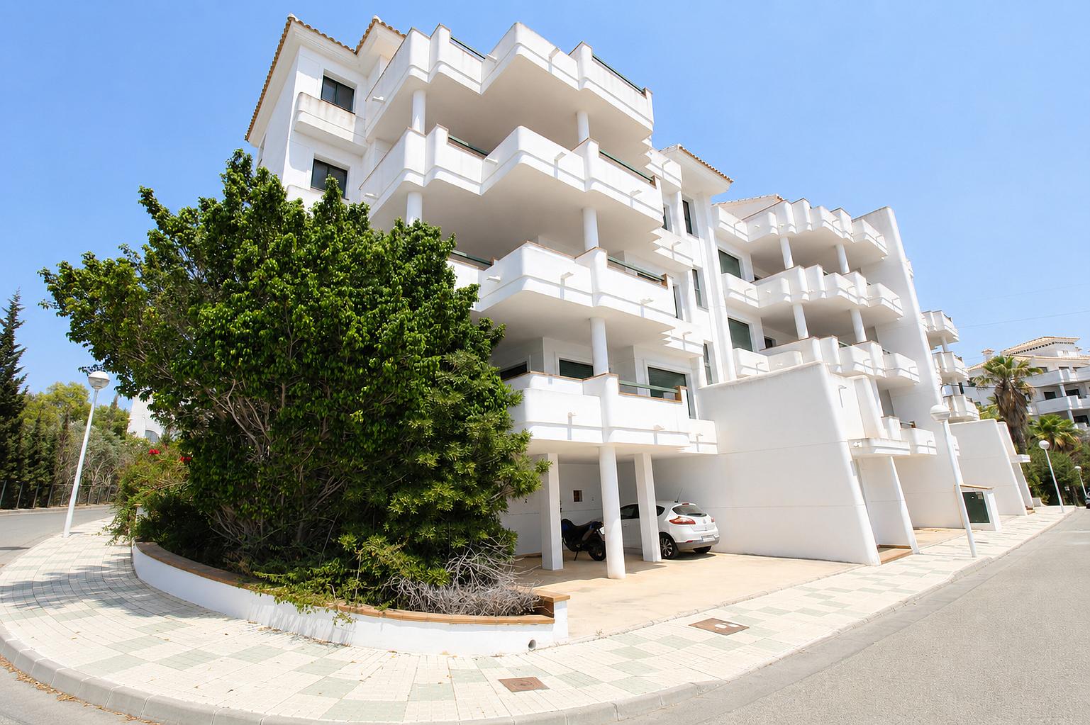 Apartments in Dehesa de Campoamor, Orihuela (ALC-01269) — photograph 2